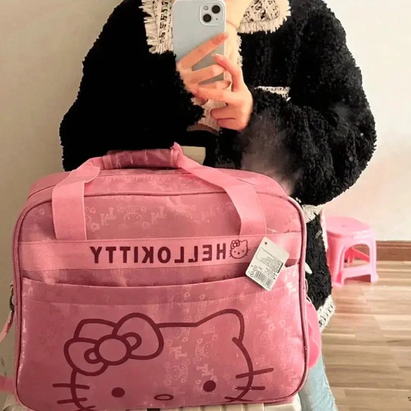 Hello Kitty Pink Travel Bag - Picture 1 of 5